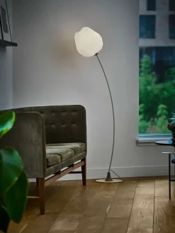 The Bouquet Gulvlampe fra Le Klint