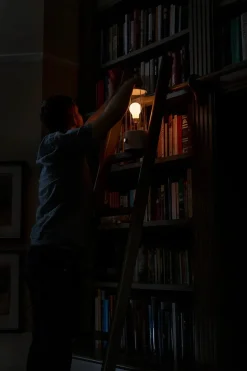 The Muse Portable Lampe, Solid Brass fra Tala