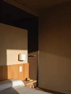 TMM Corto Væglampe, bøg fra Santa and Cole