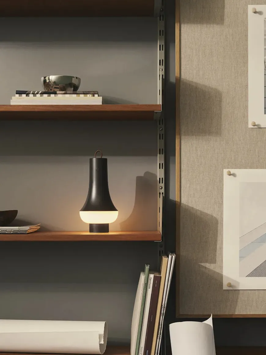 Tomoshi Portable, dark brown fra Louis Poulsen