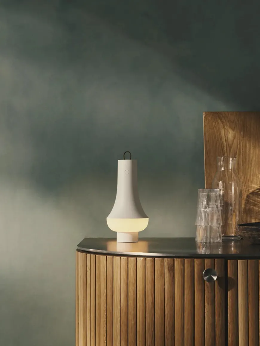 Tomoshi Portable, white fra Louis Poulsen