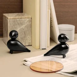 Turtelduer i malet bøg af Kay Bojesen