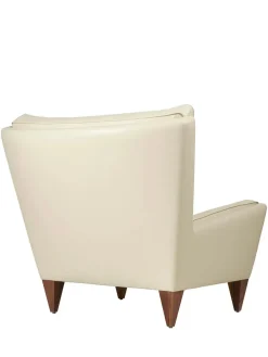 V11 Lounge Chair, smooth leather cream fra GUBI