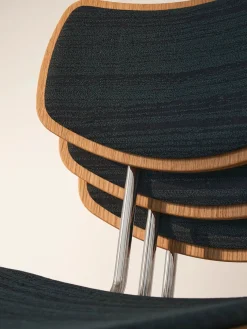 Vega Stol, mood 01104/krom fra Carl Hansen & Søn