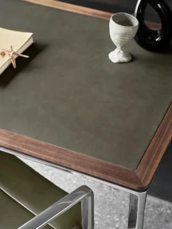 VIPP430 Studio Desk, camel leather fra Vipp