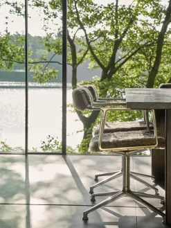 VIPP452 Swivel Chair, curly edition fra Vipp