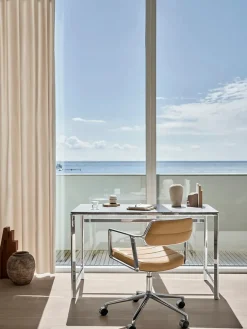 VIPP453 Swivel+ Chair m/hjul, camel læder fra Vipp