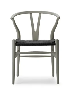 Y-stol CH24 Soft Barley med sort flet af Hans J. Wegner