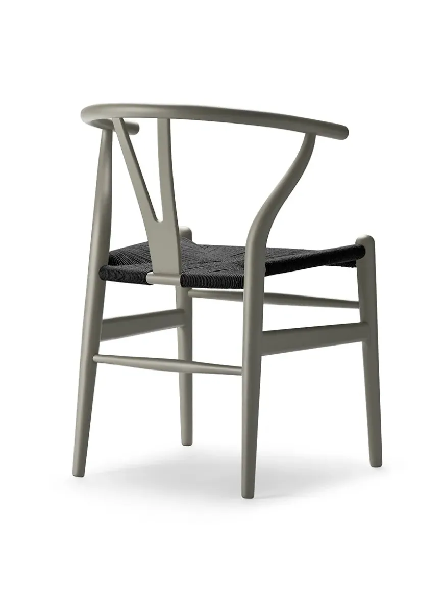 Y-stol CH24 Soft Barley med sort flet af Hans J. Wegner