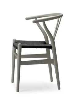 Y-stol CH24 Soft Barley med sort flet af Hans J. Wegner