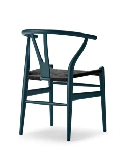 Y-stol CH24 Soft Barley med sort flet af Hans J. Wegner