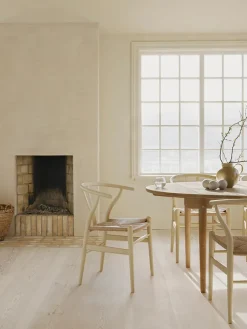 Y-stol CH24 Soft Blue af Hans J. Wegner